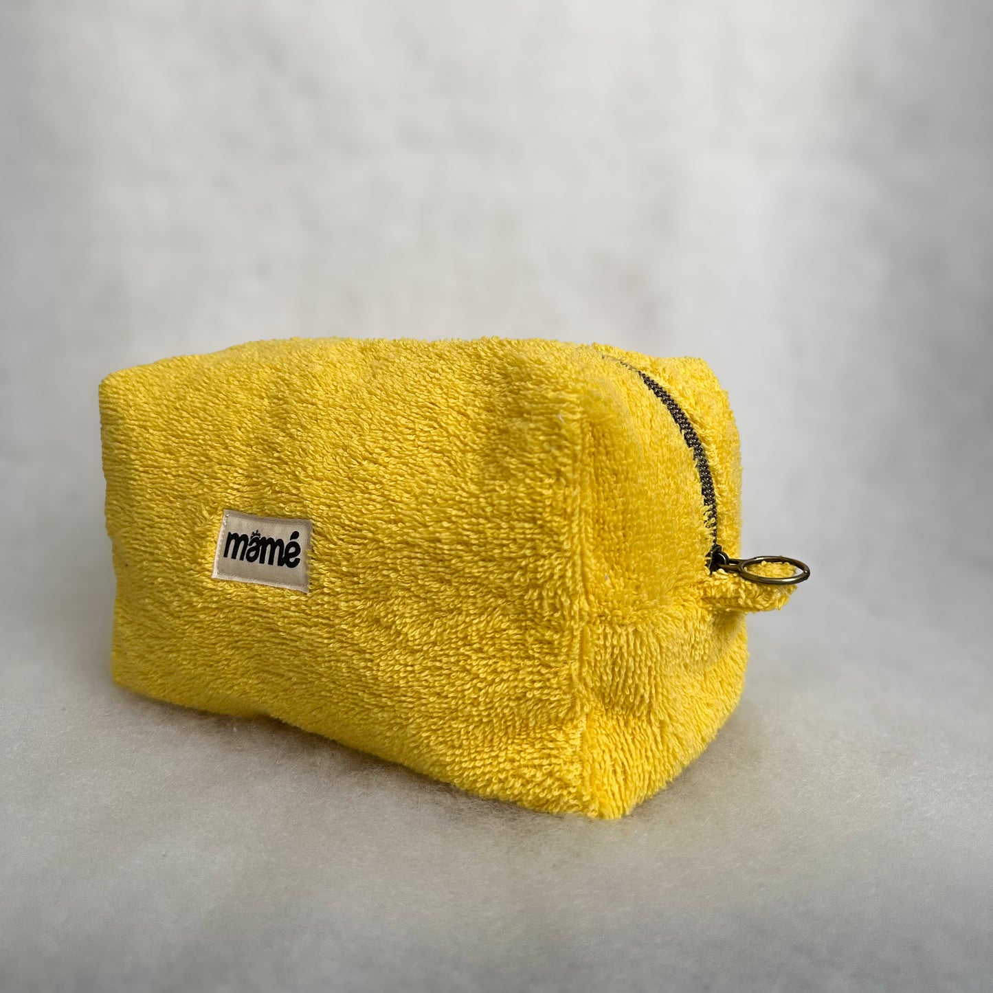La trousse en éponge JAUNE